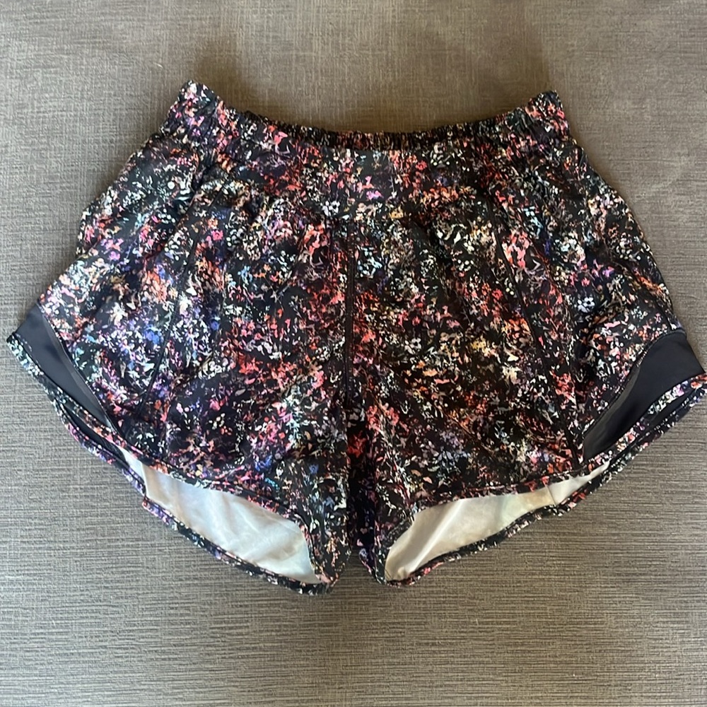 LULULEMON HOTTY HOT SHORTS